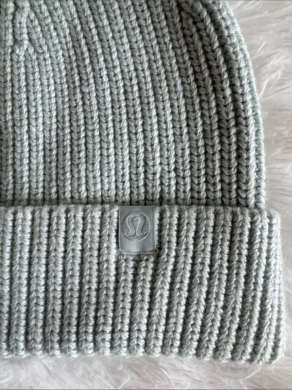 Lululemon Close-Fit Wool-Blend Ribbed Knit Beanie-Color (Pelican)